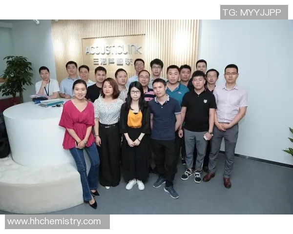 新宝GG分子计算实验探索新材料性能与应用潜力的前沿研究